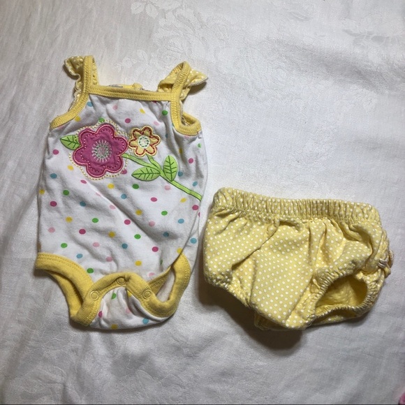 Girl’s 0-3M Mixed Onesie Bundle - Picture 2 of 13